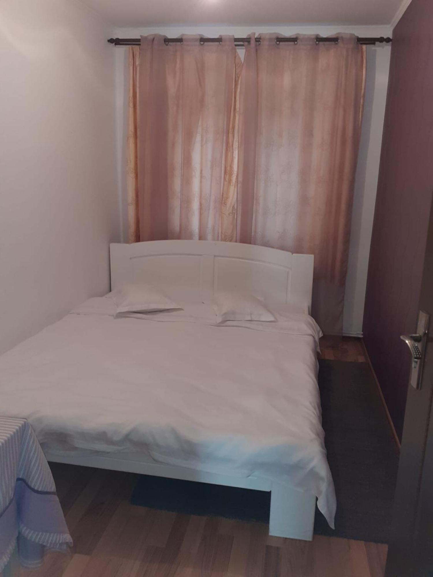 Apartament Cu 3 Camere La Poala Muntilor Fagaras Victoria  Bagian luar foto
